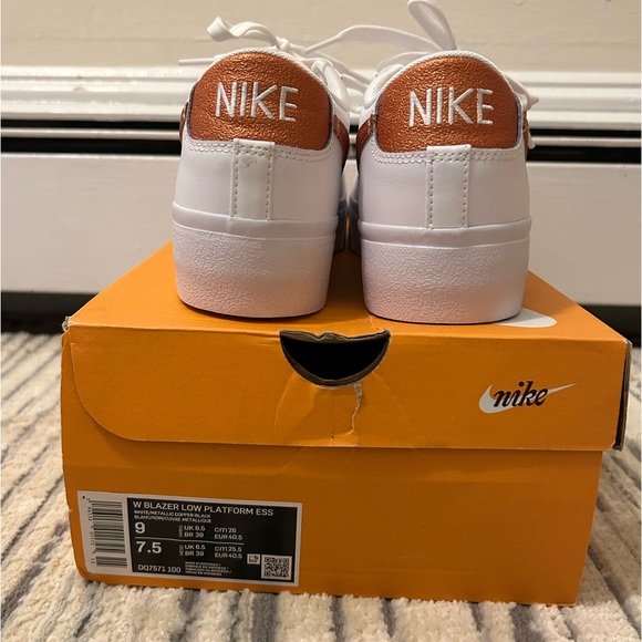 W Nike Blazer Low Platform size 9 - Picture 2 of 5